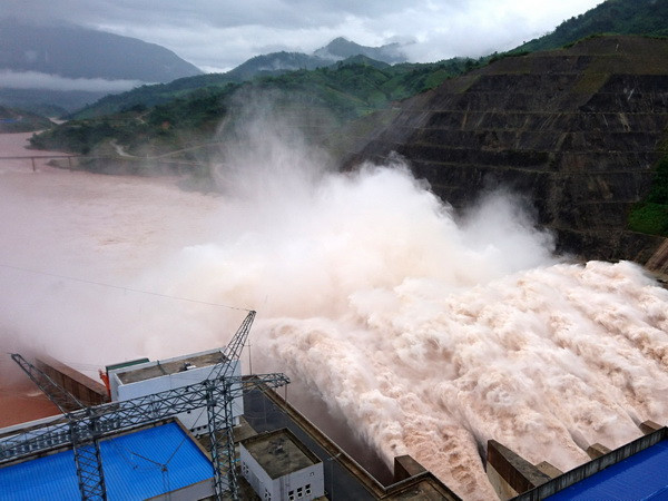 Lai Châu: Lật thuyền, một người mất tích giữa dòng sông Đà ảnh 1