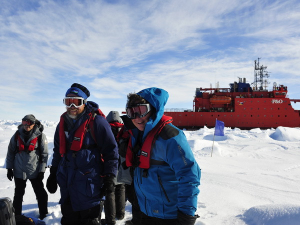 Giải cứu thành công toàn bộ hành khách mắc kẹt ở Nam Cực ảnh 1