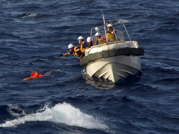 Bốn tàu của Trung Quốc đi vào vùng biển tranh chấp với Nhật Bản ảnh 1