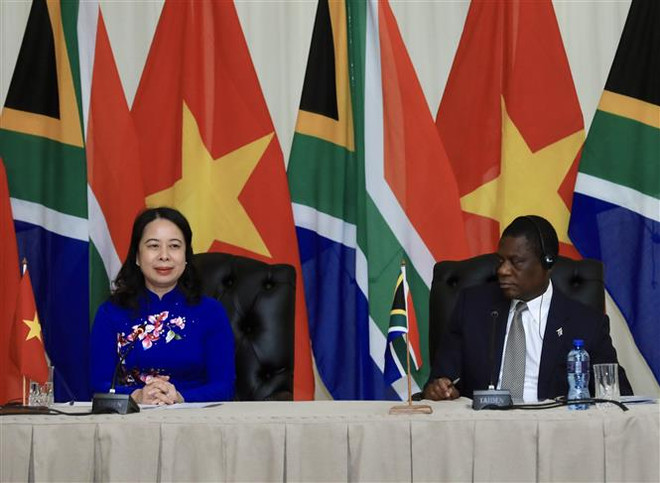 Phó Chủ tịch nước Võ Thị Ánh Xuân hội đàm với Phó Tổng thống Cộng hòa Nam Phi Paul Mashatile. (Ảnh: Lâm Khánh/TTXVN) Phó Chủ tịch nước hội đàm và tiếp nhiều lãnh đạo của Nam Phi ảnh 2