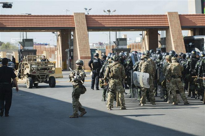 Dòng người di cư liên tục đổ về biên giới Mexico-Mỹ ảnh 1