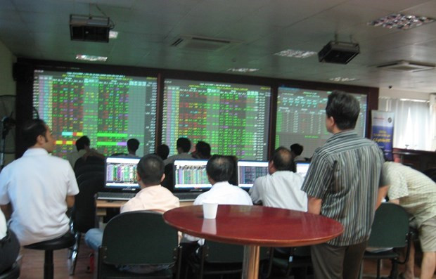 Khối ngoại giảm mạnh bán ròng xuống mức thấp nhất trong 4 tháng ảnh 1