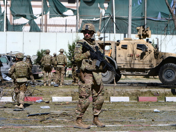 Afghanistan: Đánh bom liều chết, gần 30 binh sỹ thương vong ảnh 1