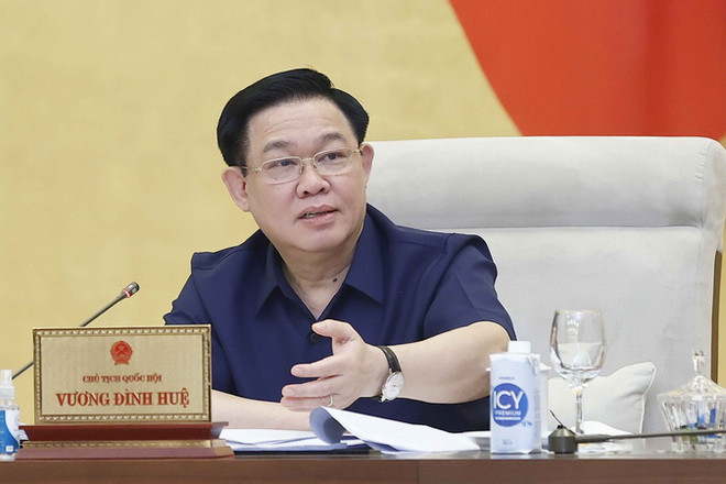 Chủ tịch Quốc hội Vương Đình Huệ phát biểu. (Ảnh: Doãn Tấn/TTXVN) Cân nhắc việc Tổng Liên đoàn Lao động là chủ đầu tư nhà ở xã hội ảnh 1