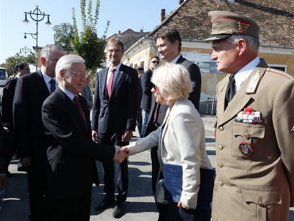 Tổng Bí thư Nguyễn Phú Trọng thăm thành phố Szentendre của Hungary ảnh 2