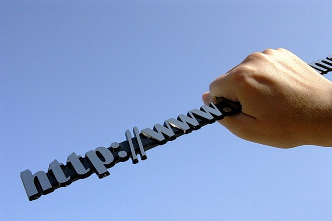 Trực tiếp xin cấp tên miền tiếng Việt với nhà đăng ký từ ngày 15/4 ảnh 1
