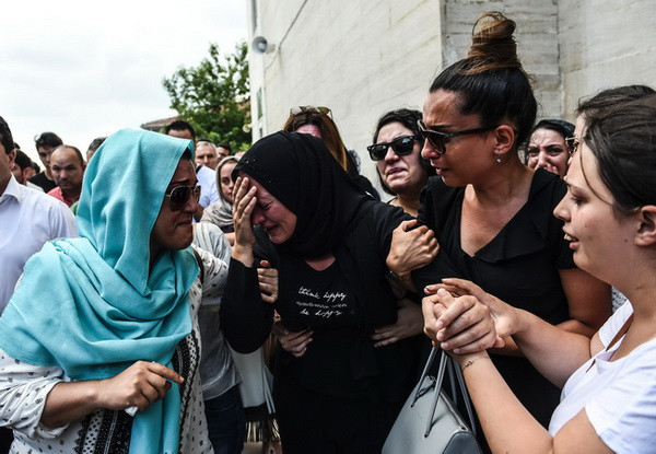 Chủ tịch nước gửi điện thăm hỏi sau vụ tấn công sân bay Ataturk ảnh 1