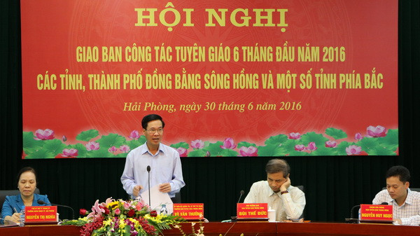 Trưởng ban Tuyên giáo Trung ương Võ Văn Thưởng phát biểu tại Hội nghị. (Ảnh: Minh Thu/TTXVN) Vẫn còn hiện tượng công tác tuyên giáo "chạy theo" hoặc né tránh ảnh 1