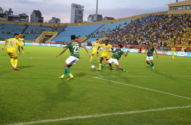 Vượt qua CLB TP.HCM 2-1, Nam Định đẩy đối thủ xuống vị trí áp chót ảnh 1