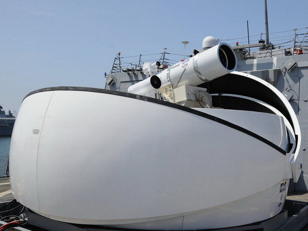 Hải quân Mỹ thử nghiệm hệ thống vũ khí laser trên vịnh Persian ảnh 1