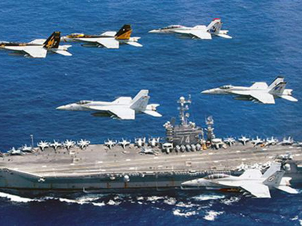 Trung Quốc lại phô diễn sức mạnh ở hai vùng biển tranh chấp ảnh 1