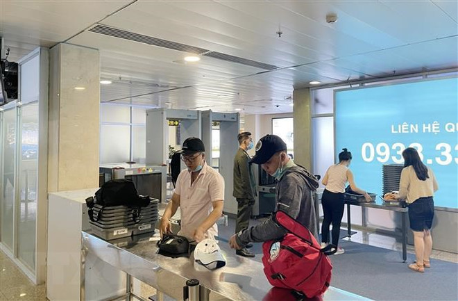 Bình Dương: Trường hợp nhập cảnh đầu tiên nhiễm biến chủng Omicron ảnh 1