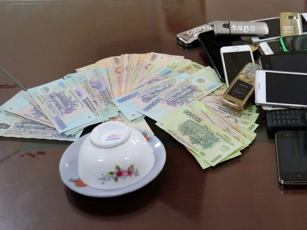 Hưng Yên: Bắt quả tang 27 đối tượng đánh bạc, thu hơn 130 triệu đồng ảnh 1