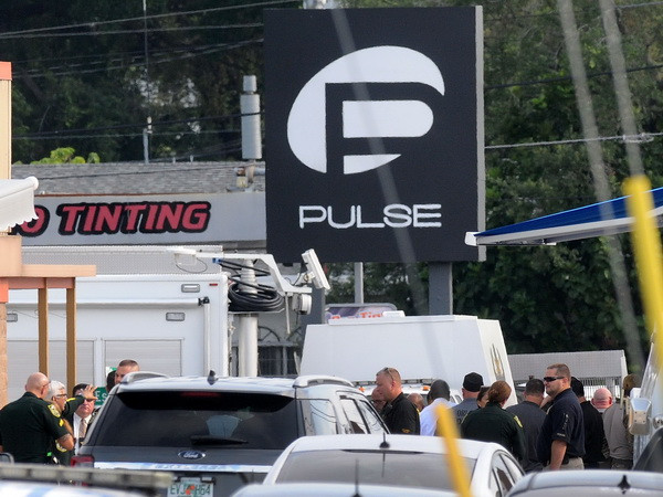 Vụ xả súng ở Orlando: FBI xem xét động cơ hận thù cá nhân và khủng bố ảnh 1