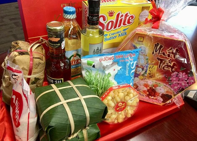 Hà Nội chi gần 380 tỷ đồng tặng quà Tết cho các đối tượng chính sách ảnh 1