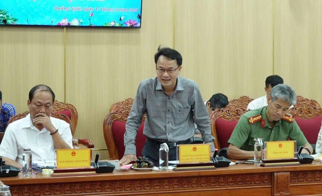 Ông Đàm Minh Lễ, Phó Trưởng ban phụ trách Ban Quản lý Khu kinh tế Dung Quất phát biểu tại buổi làm việc. (Ảnh: TTXVN) ttxvn_dien khi dung quat.jpg