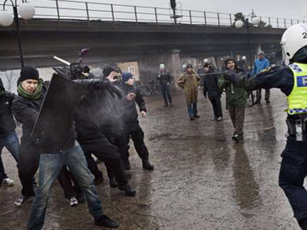 Người dân Thụy Điển biểu tình chống phân biệt chủng tộc ảnh 1