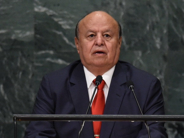 Tổng thống Yemen Abedrabbo Mansour Hadi phát biểu tại Khóa họp thứ 71 Đại hội đồng Liên hợp quốc ở New York (Mỹ) ngày 23/9 vưa qua. (Ảnh: AFP/TTXVN) Tổng thống Yemen Mansour Hadi bất ngờ thăm thành phố Aden ảnh 1