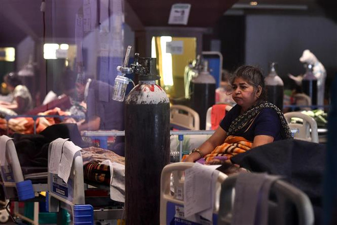 UAE và Australia cấm nhập cảnh đối với người đến từ Ấn Độ ảnh 1