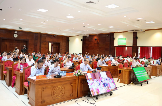 ttxvn_hdnd_tinh_dak_lak_to_chuc_ky_hop_thu_8_khoa_x 1.jpg