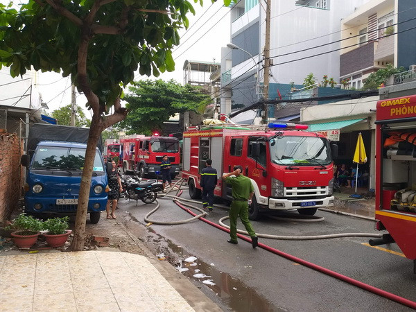 Thành phố Hồ Chí Minh: Hai vụ cháy kho thiêu rụi toàn bộ tài sản ảnh 2