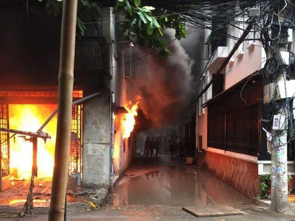 Thành phố Hồ Chí Minh: Hai vụ cháy kho thiêu rụi toàn bộ tài sản ảnh 1