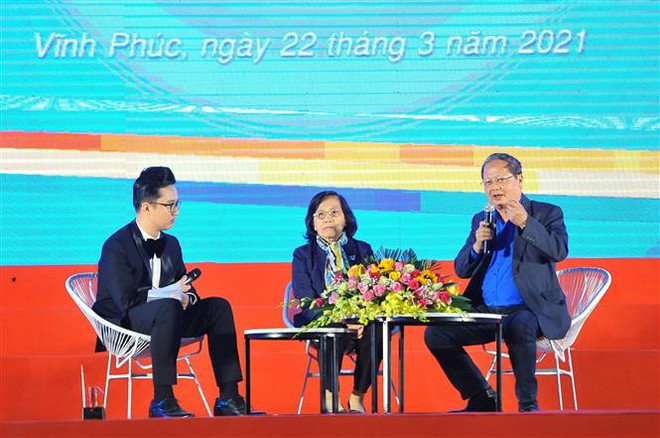 Nguyên Ủy viên Ban Chấp hành Trung ương Đảng Cộng sản Việt Nam, nguyên Bí thư thứ nhất Ban Chấp hành Trung ương Đoàn TNCS Hồ Chí Minh Hà Quang Dự giao lưu với thế hệ cán bộ Đoàn. (Ảnh: Minh Đức/TTXVN) Từ ước nguyện độc lập đến hùng cường: Nguồn sáng khát vọng phụng sự ảnh 3