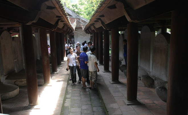 ttxvn_bia tien sy.jpg