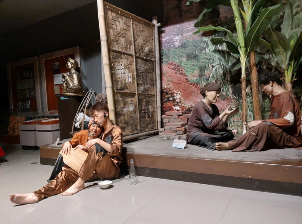 Lấy chữ Tâm, chữ Tài "thổi" tình yêu văn chương cho du khách ảnh 2