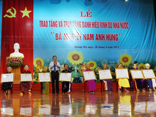 405 mẹ ở Bến Tre nhận danh hiệu “Bà mẹ Việt Nam anh hùng” ảnh 1