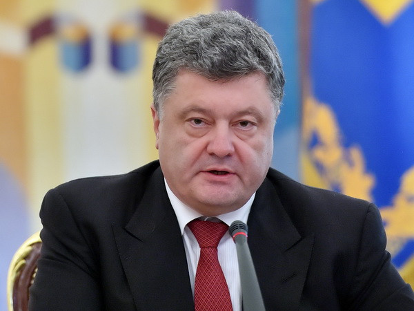 Ukraine ký luật mở đường cho các biện pháp trừng phạt Nga ảnh 1