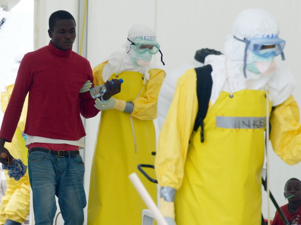 Italy bước đầu phát triển thành công vắcxin kháng virus Ebola ảnh 1