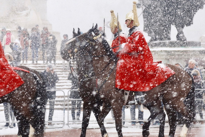 Tuyết lạnh băng giá gây thiệt hại nặng nề cho nền kinh tế Anh ảnh 1