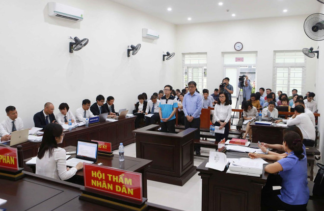 Hình ảnh phiên xét xử sơ thẩm vụ án lạm dụng chức vụ tại PVEP ảnh 1