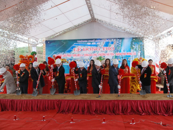 Gần 160 tỷ đồng xây cầu phao tạm thúc đẩy mậu biên Việt-Trung ảnh 1