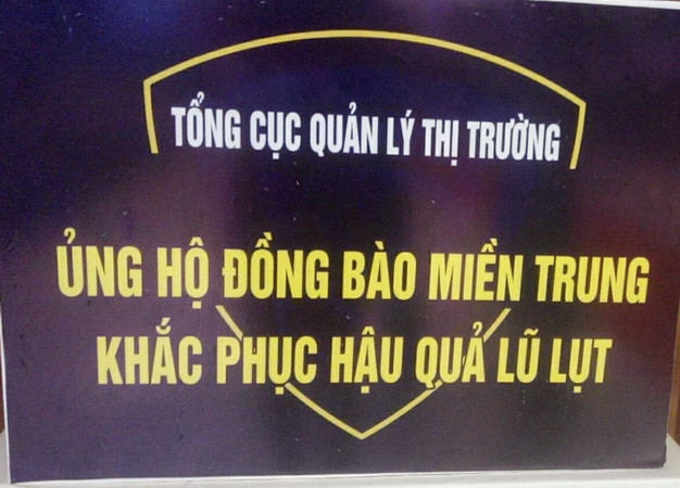 Tổng cục Quản lý thị trường góp gần 1,6 tỷ đồng ủng hộ miền Trung ảnh 1