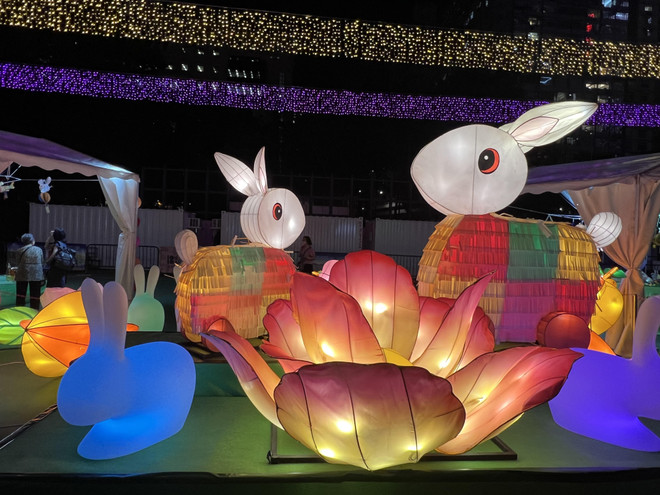 Hong Kong rực rỡ trong sắc màu đèn lồng dịp Tết Trung Thu ảnh 3