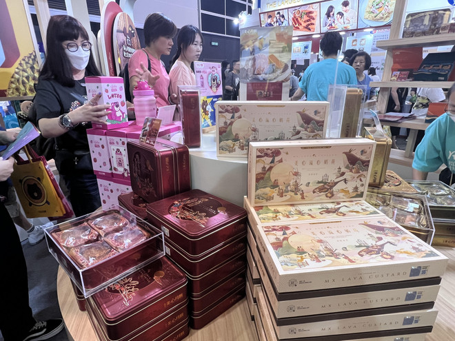 Hong Kong rực rỡ trong sắc màu đèn lồng dịp Tết Trung Thu ảnh 4