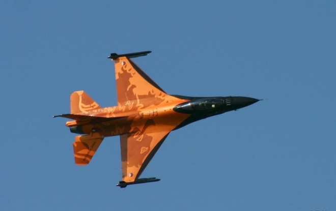 Chiến đấu cơ Hà Lan chặn máy bay Nga trên bầu trời vùng Baltic ảnh 1