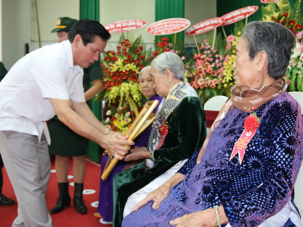 Phong tặng và truy tặng danh hiệu Bà mẹ Việt Nam Anh hùng ảnh 2