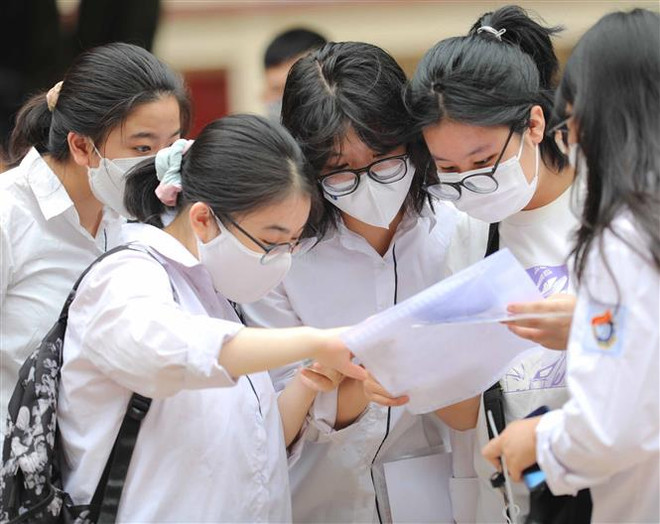 Nhiều trường tại TP.HCM có mức điểm sàn an toàn để tuyển đủ chỉ tiêu ảnh 1