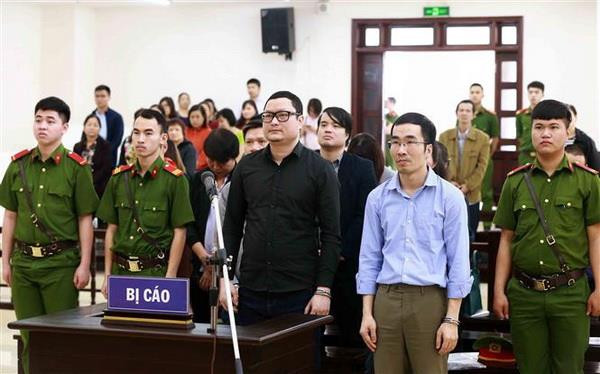 Triệu tập 1.065 bị hại vụ thao túng giá chứng khoán đầu tiên ở Hà Nội ảnh 1