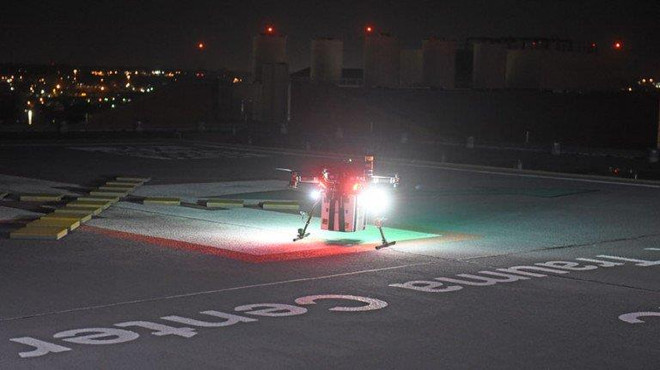 Lần đầu tiên vận chuyển nội tạng cấy ghép bằng máy bay không người lái ảnh 1