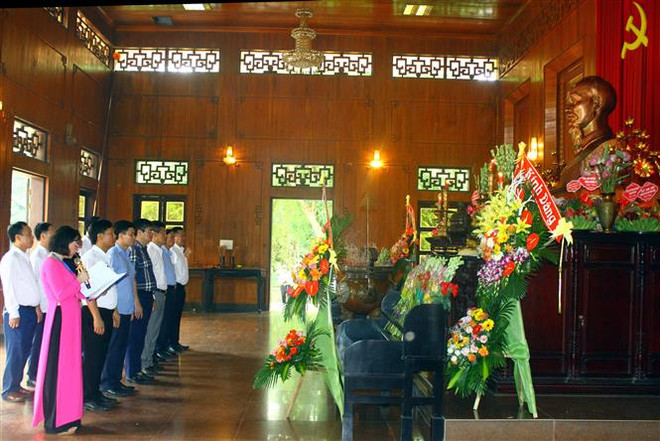 Nghệ An tổ chức trang trọng Lễ giỗ Chủ tịch Hồ Chí Minh lần thứ 51 ảnh 1
