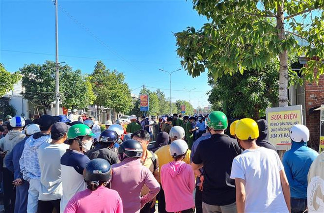 Hiện trường xảy ra vụ án. (Ảnh: TTXVN phát) Ninh Thuận: Khởi tố đối tượng dùng rựa tự chế chém chết hàng xóm ảnh 1