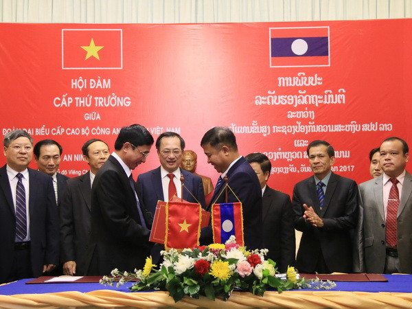 Bộ Công an Việt Nam và Bộ Công an Lào tăng cường hợp tác ảnh 3