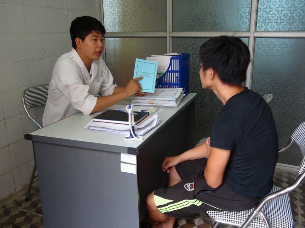 Khoảng 227.000 người nhiễm HIV đang sống trong cộng đồng ảnh 1