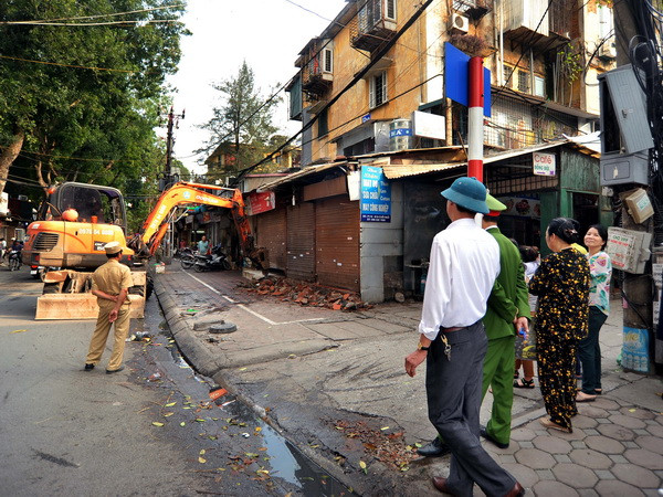 Lập lại trật tự đô thị ở Hà Nội: Đã thoáng nhưng... chưa sáng ảnh 1
