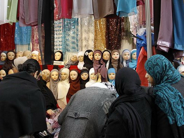 Tòa án châu Âu ủng hộ lệnh cấm mặc trang phục tôn giáo nơi làm việc ảnh 1