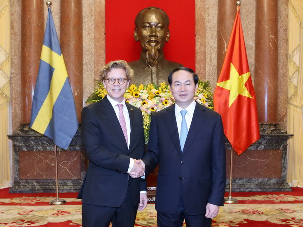 Chủ tịch nước Trần Đại Quang tiếp các Đại sứ trình Quốc thư ảnh 3